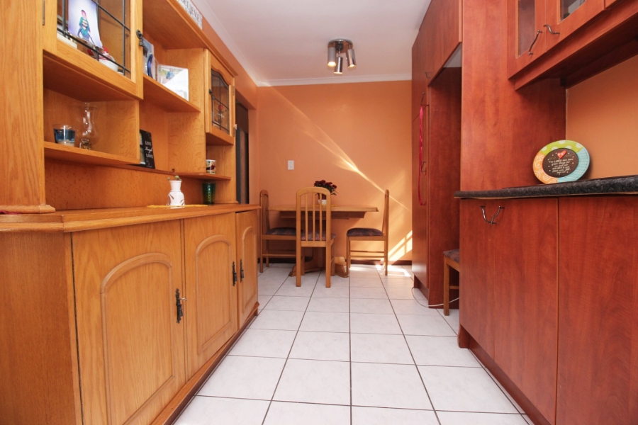 3 Bedroom Property for Sale in Wetton Western Cape